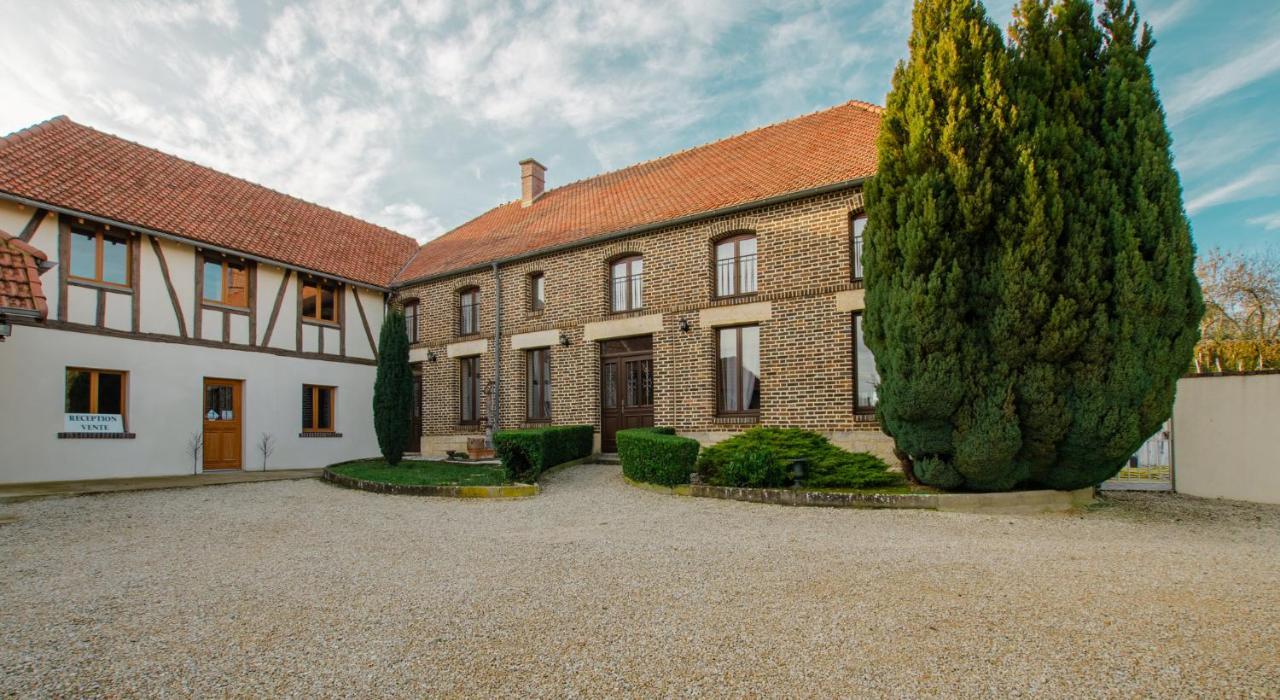 La Chambre D'Amis La Costignieres Montgueux Exterior photo