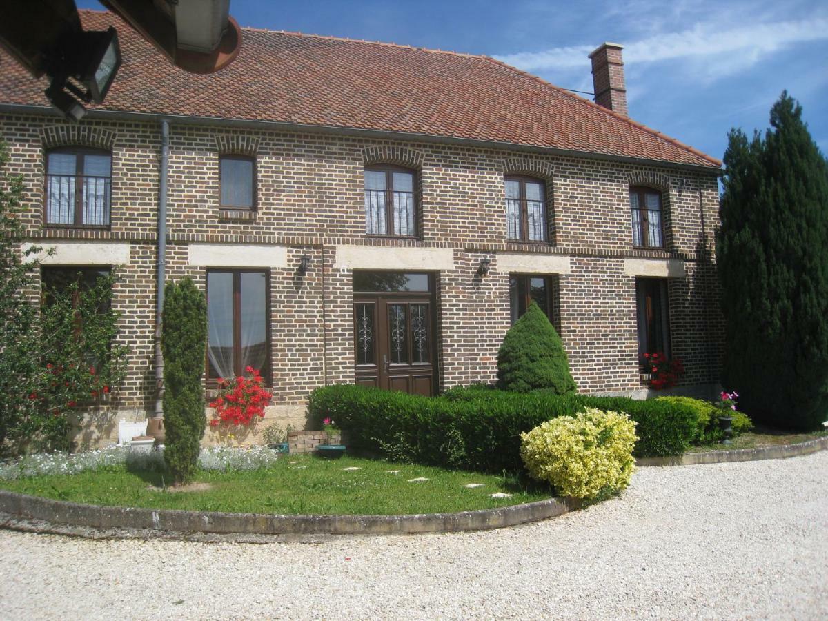 La Chambre D'Amis La Costignieres Montgueux Exterior photo