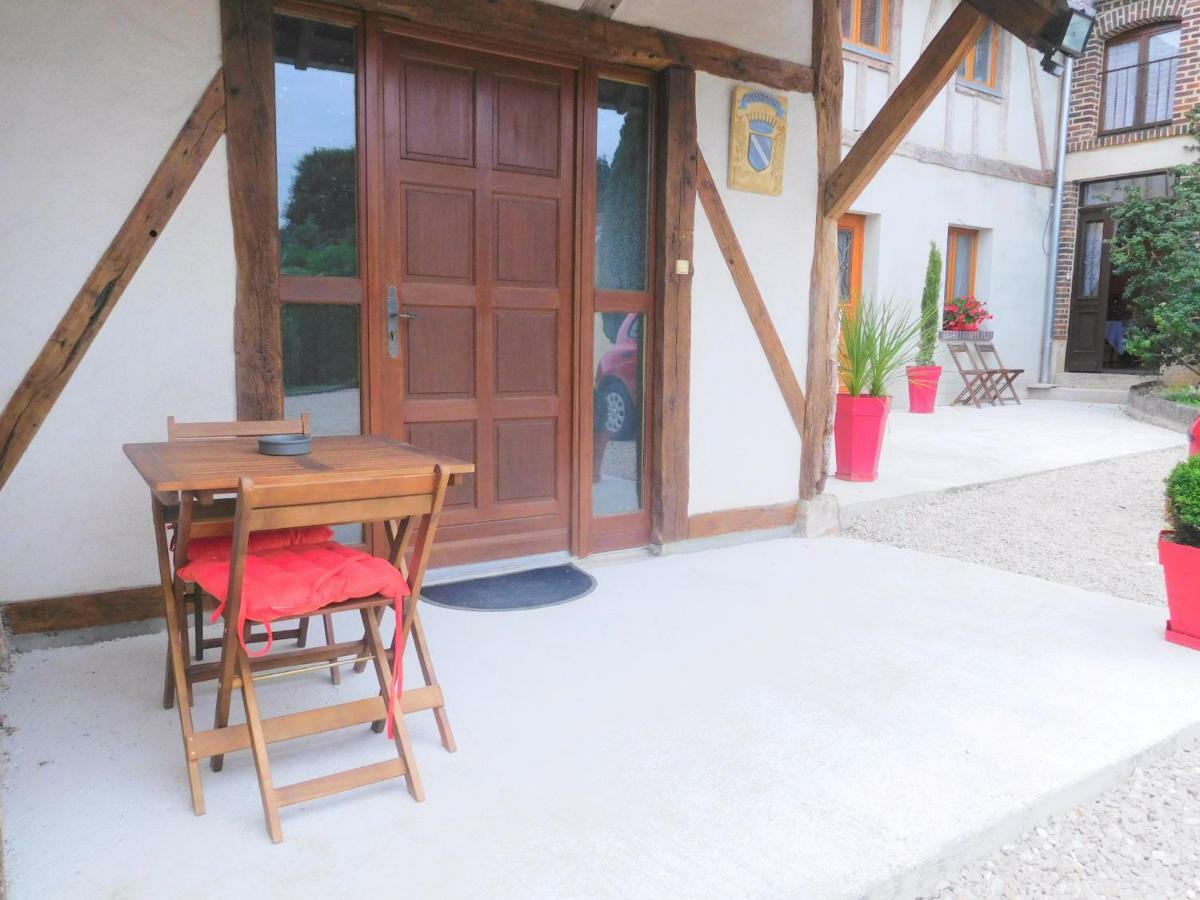 La Chambre D'Amis La Costignieres Montgueux Exterior photo